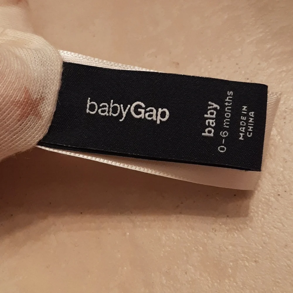 baby Gap 0-6 mo winter hat and mittens